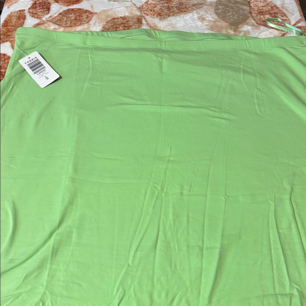 Green tube top shirt